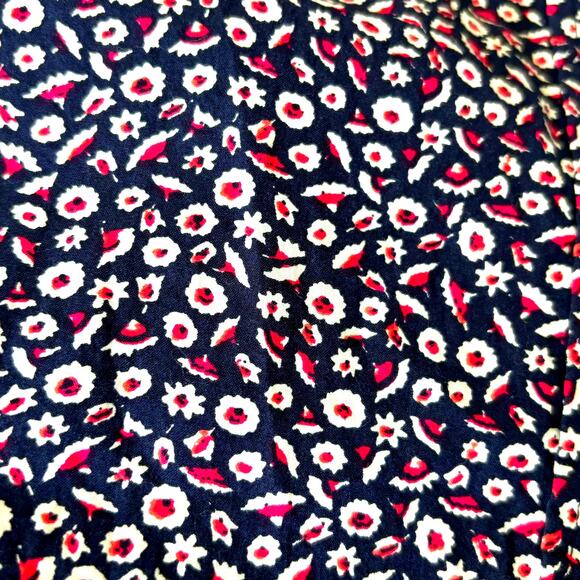 Talbots Wms 14 Blue Red Printed Roll Tab Button Up Shirt Business Casual Office - Picture 6 of 9